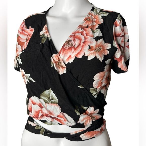 Forever 21 Floral Wrap Top Black & Pink Size Large - Picture 2 of 3